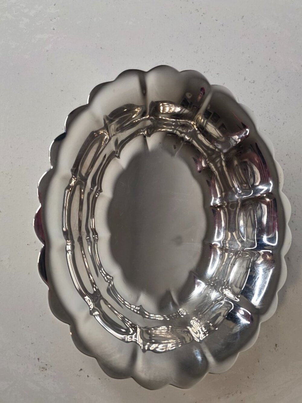 Oneida Fluted Oval Silverplated Bob Bon 6-1/8 Inch Dish NWT